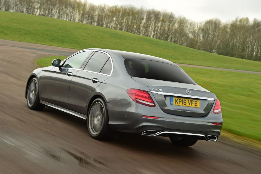  Mercedes-Benz E220 d AMG Line 2016 года  (UK) (фото 19 из 31)